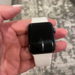 Apple Watch Series 3 (GPS) 38mm